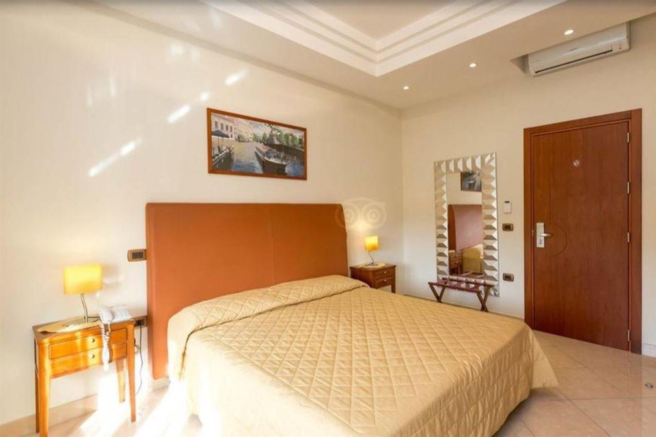 Ranch Palace Hotel Naples Luaran gambar