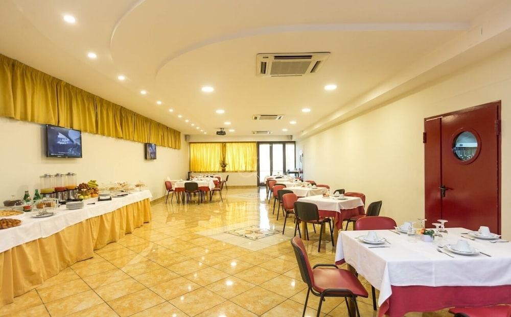 Ranch Palace Hotel Naples Luaran gambar