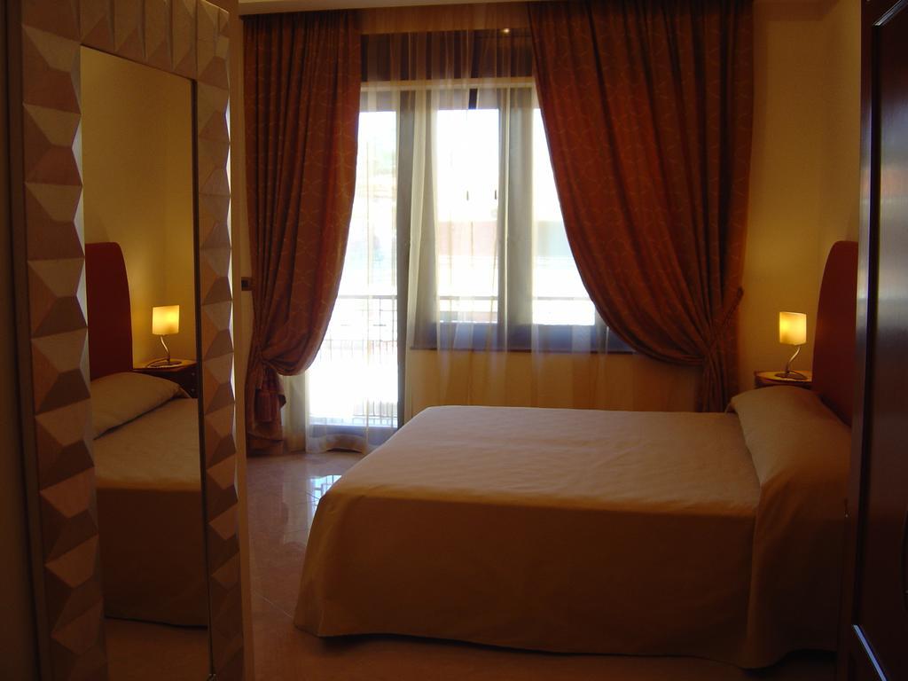 Ranch Palace Hotel Naples Luaran gambar