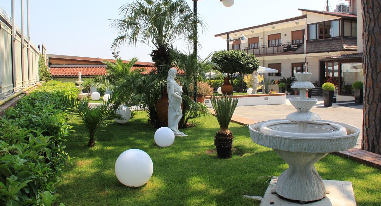 Ranch Palace Hotel Naples Luaran gambar