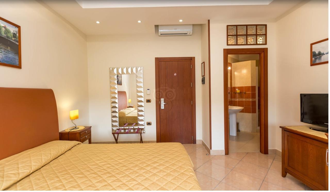 Ranch Palace Hotel Naples Luaran gambar