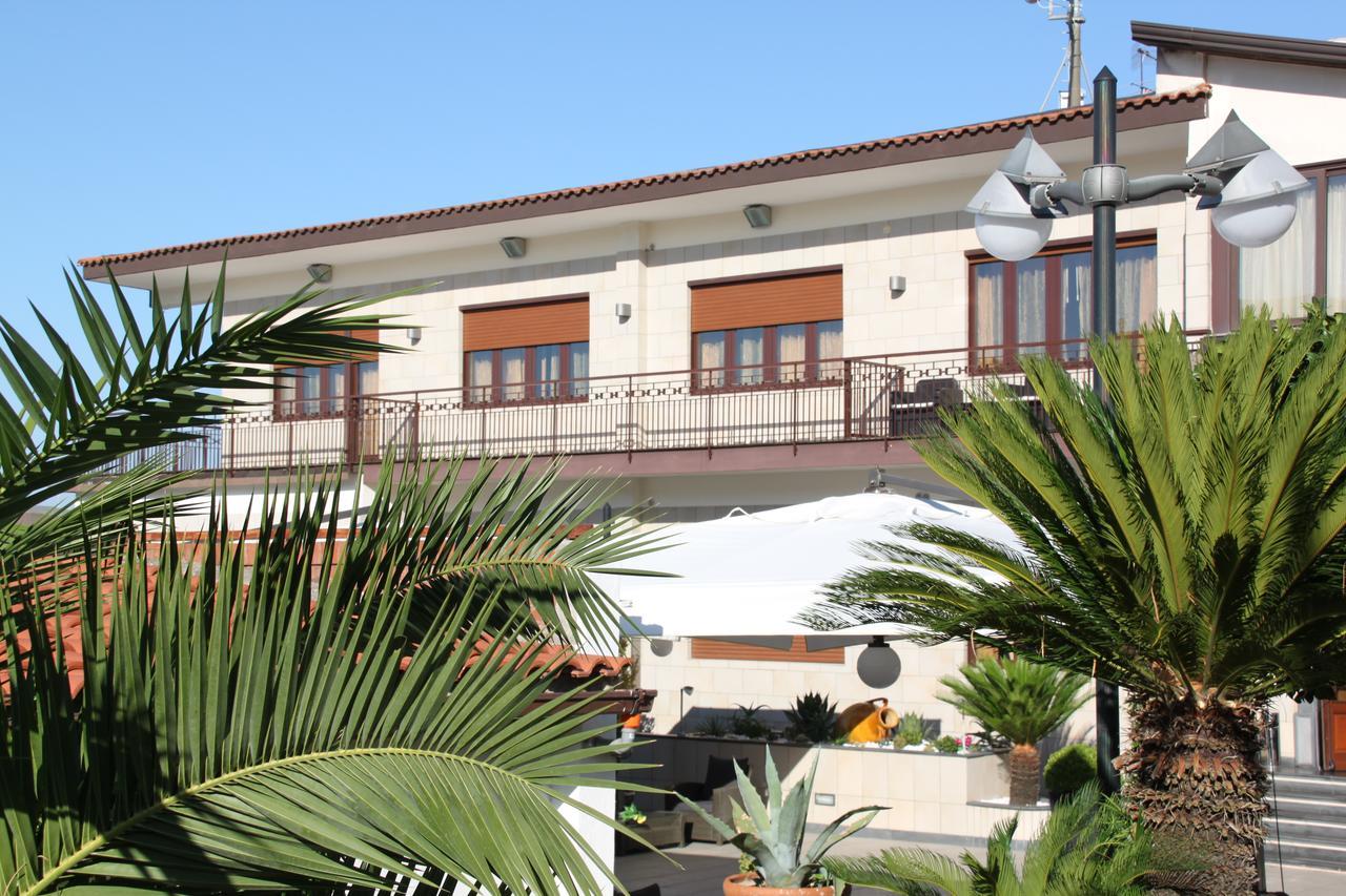 Ranch Palace Hotel Naples Luaran gambar